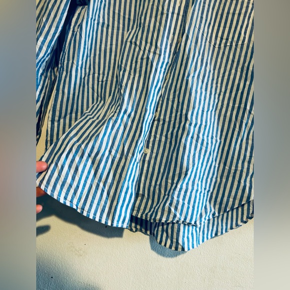 H&M women’s blue and white pinstripe button up - Picture 2 of 12